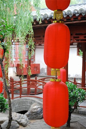 Red lanterns decorating garden at Huanqing Hot Spring - Xi'an - Republic of China Stock Photo - Budget Royalty-Free & Subscription, Code: 400-05278613
