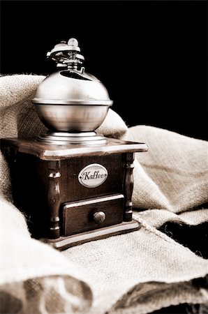 vintage coffee grinder and burlap Stock Photo - Budget Royalty-Free & Subscription, Code: 400-05271749