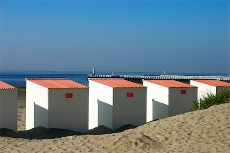 simsearch:400-05881319,k - Close Up of Beach cabin  s at the Belgian coast with Pier Foto de stock - Super Valor sin royalties y Suscripción, Código: 400-05272525