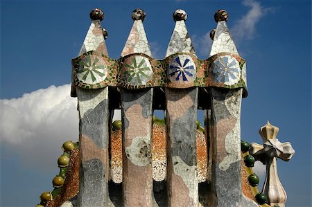 simsearch:862-03354489,k - Artistic dragon shaped roof of Casa Batlo Stock Photo - Budget Royalty-Free & Subscription, Code: 400-05273366