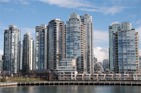 Condos on the water front on a nice sunny day. Stock Photo - Budget Royalty-Free & Subscription, Code: 400-05284297