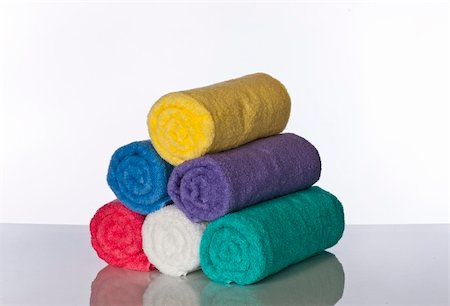 simsearch:400-06564793,k - Bath towels against a white background in a studio environment Photographie de stock - Aubaine LD & Abonnement, Code: 400-05284497