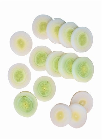 simsearch:400-04886822,k - slices of onion isolated on white background Photographie de stock - Aubaine LD & Abonnement, Code: 400-05284877