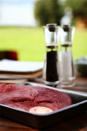 simsearch:400-04479452,k - fresh and very tasty grilled steak Stockbilder - Microstock & Abonnement, Bildnummer: 400-05286456