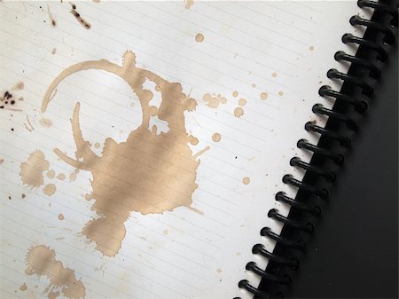 simsearch:400-04085179,k - Coffee stains on blank white note book Photographie de stock - Aubaine LD & Abonnement, Code: 400-05288505