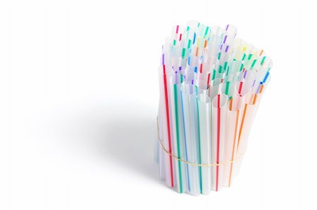 simsearch:400-05288977,k - Bundle of Drinking Straws on White Background Photographie de stock - Aubaine LD & Abonnement, Code: 400-05288974