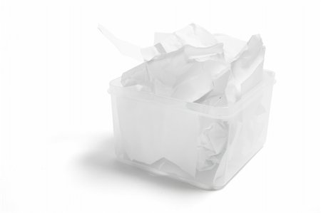 simsearch:400-04775658,k - Waste Papers in Plastic Box on White Background Photographie de stock - Aubaine LD & Abonnement, Code: 400-05289035