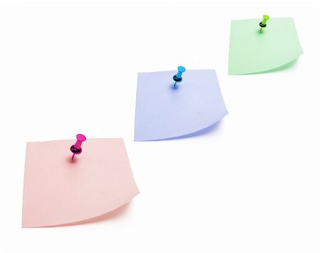 simsearch:400-04777232,k - Post It Notes with Pushpins on White Background Foto de stock - Royalty-Free Super Valor e Assinatura, Número: 400-05289204