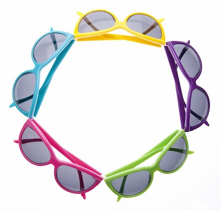 simsearch:614-02935239,k - Hip summer sunglasses isolated on white with a clipping path. Photographie de stock - Aubaine LD & Abonnement, Code: 400-05281140