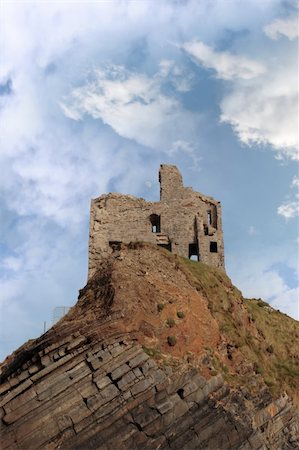 simsearch:400-05360154,k - ballybunion castle on the rocks in the west coast of ireland Stock Photo - Budget Royalty-Free & Subscription, Code: 400-05282213