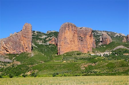 simsearch:400-05335808,k - Mallos de Riglos icon shape mountains in Huesca Aragon Spain Photographie de stock - Aubaine LD & Abonnement, Code: 400-05282424