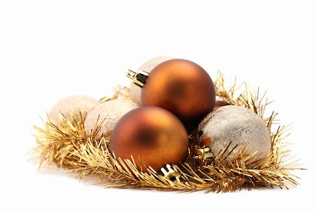 simsearch:400-04749446,k - Christmas arrangement with gold and brown ornaments isolated on white background. Shallow dof Foto de stock - Super Valor sin royalties y Suscripción, Código: 400-05282498