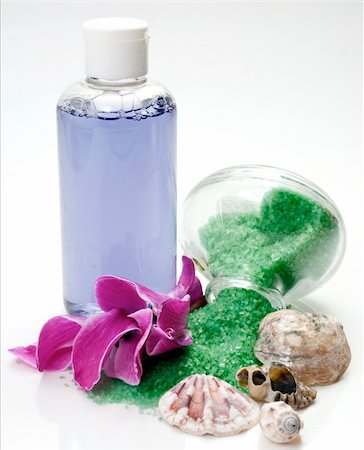 pot-pourri - flowers fragrant oil and salt on a white background Fotografie stock - Microstock e Abbonamento, Codice: 400-05282804
