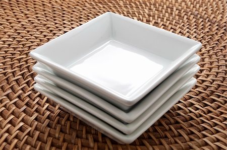 square white ceramic container bamboo background Photographie de stock - Aubaine LD & Abonnement, Code: 400-05282807
