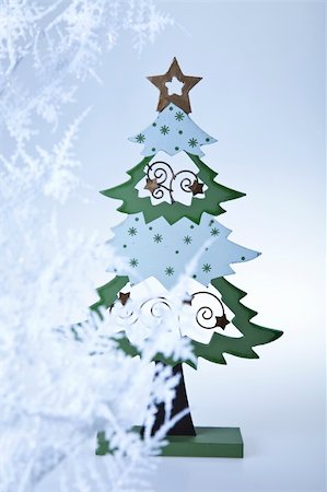 round ornament hanging of a tree - Christmas Stock Photo - Budget Royalty-Free & Subscription, Code: 400-05283228