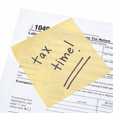 simsearch:400-05339747,k - Tax Time Gives the Choice to File On-line or by Mail.  Concept Image. Stockbilder - Microstock & Abonnement, Bildnummer: 400-05283826