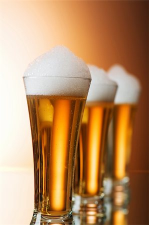 simsearch:400-04719163,k - Beer glasses against the colorful gradient background Stockbilder - Microstock & Abonnement, Bildnummer: 400-05297861