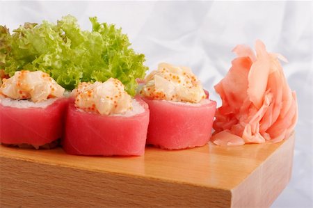 simsearch:400-05299211,k - Sushi maguro hotate mayonnaise Foto de stock - Super Valor sin royalties y Suscripción, Código: 400-05299211