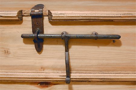 simsearch:400-07338365,k - old lock of a wood treasure chest Fotografie stock - Microstock e Abbonamento, Codice: 400-05290999