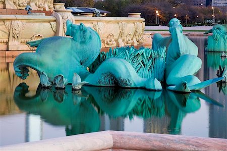 Detail of Buckingham Fountain in downtown Chicago Stock Photo - Budget Royalty-Free & Subscription, Code: 400-05292356