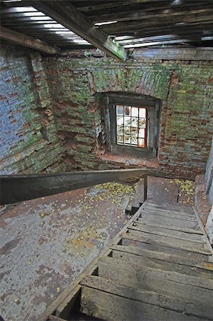 damaged roof - Abandoned store house hall with a staircase. Stock Photo - Budget Royalty-Free & Subscription, Code: 400-05293503