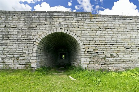 simsearch:400-05311999,k - Protective Wall of Old Ladoga Fortress, Ancient Russian Capital Photographie de stock - Aubaine LD & Abonnement, Code: 400-05293529