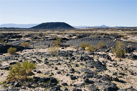 Amboy Crater, an extinct volcano near Amboy, California Photographie de stock - Aubaine LD & Abonnement, Code: 400-05293987