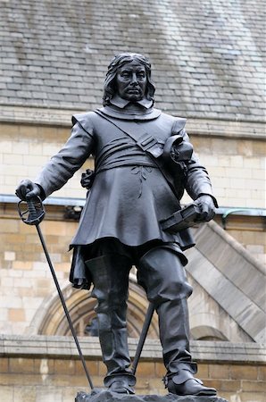 Oliver Cromwell statue near the Westminster Abbey Stockbilder - Microstock & Abonnement, Bildnummer: 400-05304517