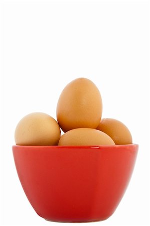 simsearch:400-04333980,k - brown eggs in red bowl on white background Foto de stock - Super Valor sin royalties y Suscripción, Código: 400-05304633