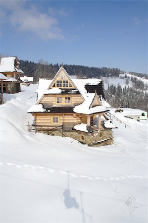 simsearch:400-03938269,k - house in mountains, winter scenery in Zakopane Foto de stock - Super Valor sin royalties y Suscripción, Código: 400-05304823