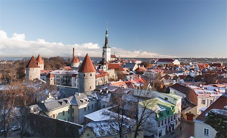Overview of Tallinn in Estonia taken from the overlook in Toompea showing the town walls and churches Photographie de stock - Aubaine LD & Abonnement, Code: 400-05305992