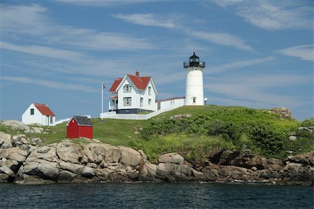 simsearch:400-05044996,k - The Cape Neddick Nubble light house. Photographie de stock - Aubaine LD & Abonnement, Code: 400-05307488