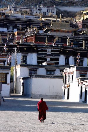 simsearch:400-05297167,k - Landmarks of a famous historical Tibetan lamasery Fotografie stock - Microstock e Abbonamento, Codice: 400-05300609