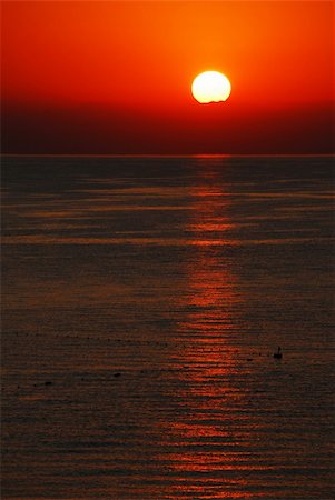 simsearch:400-04497244,k - red gorgeous sunrise over Mediterranean sea in Turkey Foto de stock - Super Valor sin royalties y Suscripción, Código: 400-05301997