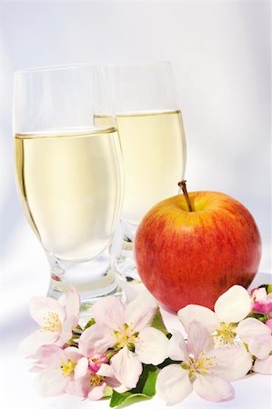 Apple juice, apple fruit, apple blossoms - still life Stock Photo - Budget Royalty-Free & Subscription, Code: 400-05303005
