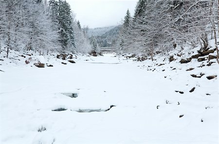 simsearch:400-08283887,k - winter mountain river landscape (Jaremche, Ukraine) Photographie de stock - Aubaine LD & Abonnement, Code: 400-05314792