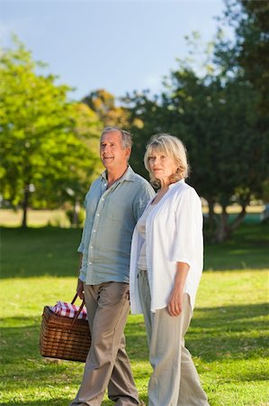 simsearch:400-04522125,k - Retired couple looking for a place to  picnicking Stock Photo - Budget Royalty-Free & Subscription, Code: 400-05315026