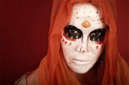 dark dead girl - Woman wearing a scary makeup for All Souls Day Stock Photo - Budget Royalty-Free & Subscription, Code: 400-05315132