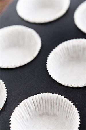 Baking tin for cupcakes Stock Photo - Budget Royalty-Free & Subscription, Code: 400-05315560