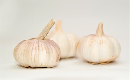 simsearch:400-05919877,k - fresh garlic bulb isolated on white background Stock Photo - Budget Royalty-Free & Subscription, Code: 400-05315957