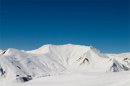 simsearch:400-04472958,k - High mountains under snow in the winter Foto de stock - Royalty-Free Super Valor e Assinatura, Número: 400-05316019