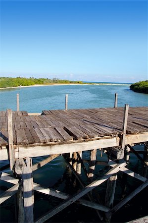 simsearch:400-04833071,k - aged tropical wood bridge in Sian Kaan Tulum mexico Photographie de stock - Aubaine LD & Abonnement, Code: 400-05316087