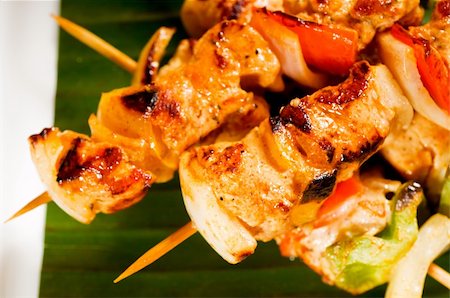 simsearch:400-04587228,k - fresh chicken and vegetables skewers on a palm leaf thai style Fotografie stock - Microstock e Abbonamento, Codice: 400-05316669