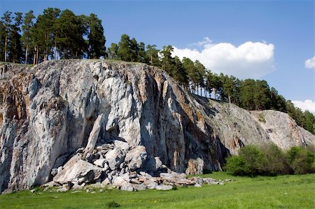 simsearch:400-04277308,k - Pines on a top of rock Photographie de stock - Aubaine LD & Abonnement, Code: 400-05317869