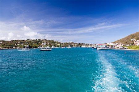 Leaving Red Hook harbor on the island of St Thomas in the Caribbean Foto de stock - Royalty-Free Super Valor e Assinatura, Número: 400-05310233