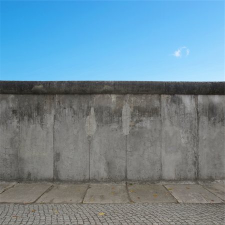 The Berlin Wall (Berliner Mauer) in Germany Foto de stock - Royalty-Free Super Valor e Assinatura, Número: 400-05312492