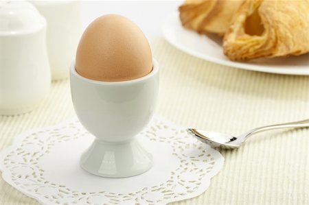 simsearch:400-08338441,k - breakfast table with egg Stockbilder - Microstock & Abonnement, Bildnummer: 400-05312957