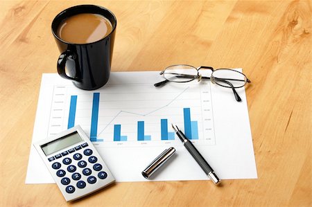 simsearch:400-07915276,k - business still life with coffee and chart showing success Photographie de stock - Aubaine LD & Abonnement, Code: 400-05313274