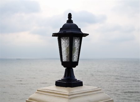 simsearch:400-06945463,k - street lamp over the sea. Photographie de stock - Aubaine LD & Abonnement, Code: 400-05324369