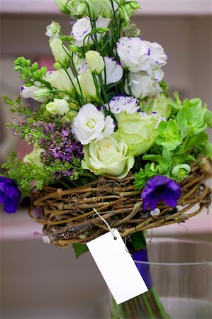 simsearch:400-05104344,k - Bunch of flowers in a vase Foto de stock - Super Valor sin royalties y Suscripción, Código: 400-05324390